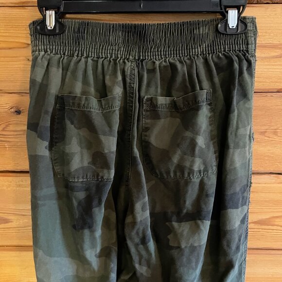 𝅺Hollister Camo Joggers Size Small - Picture 3 of 8